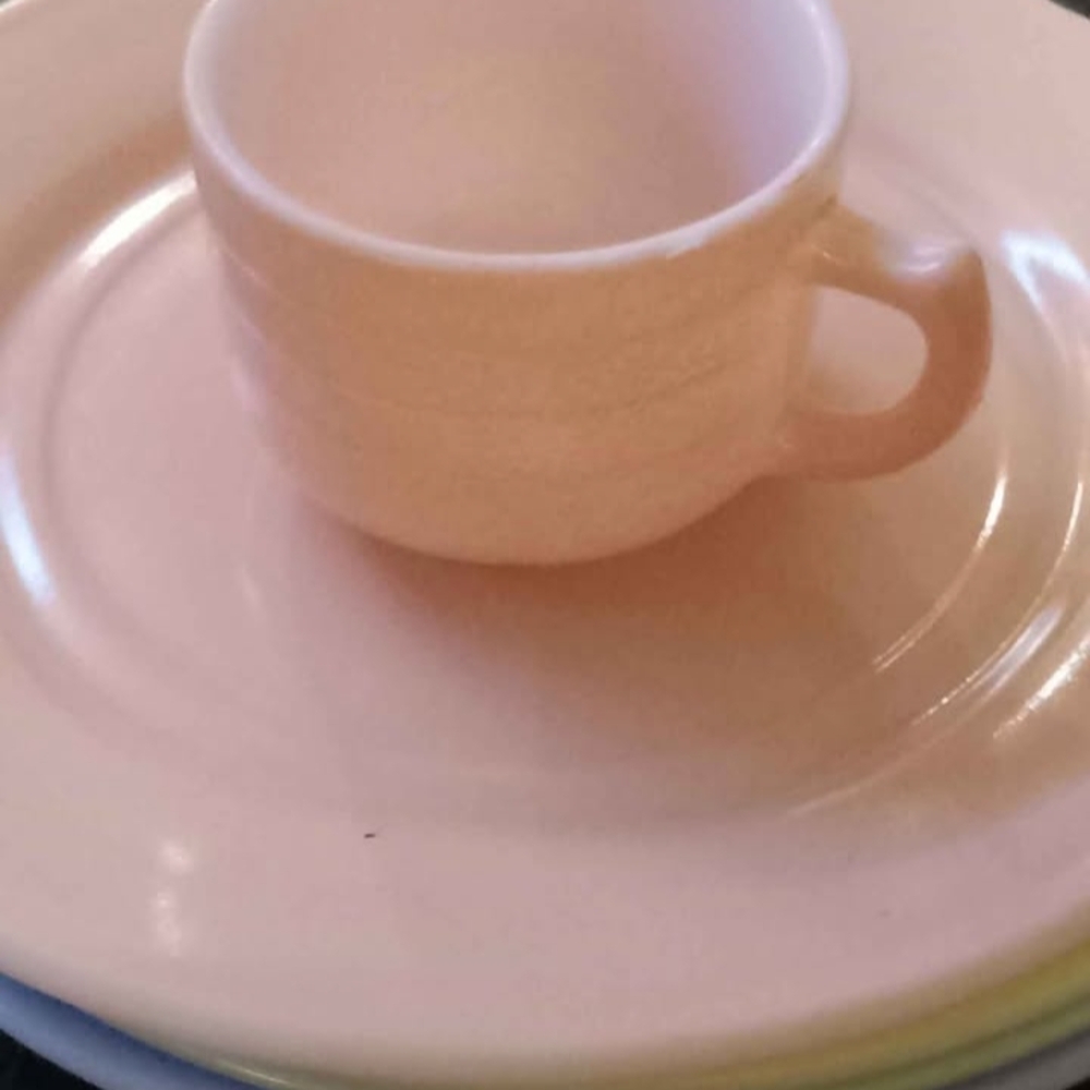 Elegant Cream Dinnerware Set